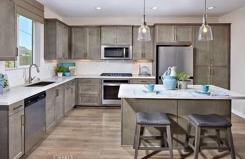 Moreno Valley House | Modern Radiant Haven Retreat