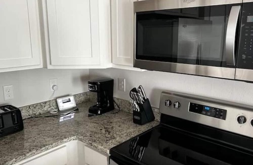 Pine Forest House | Admiral's Quarters Suite