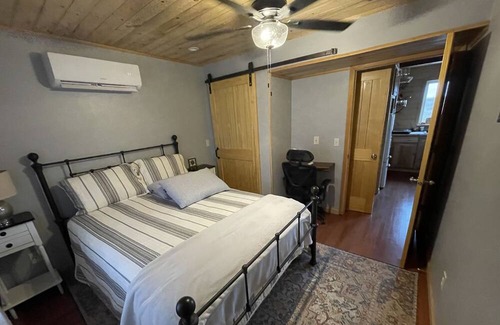 Sycamore Cabin | Cabin on the plains