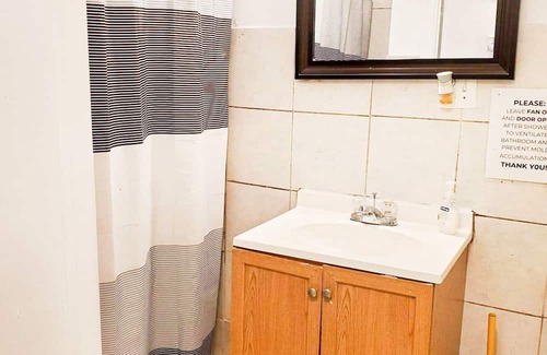 Ocean Hill House | Unique Cozy Footsteps away from Subway.