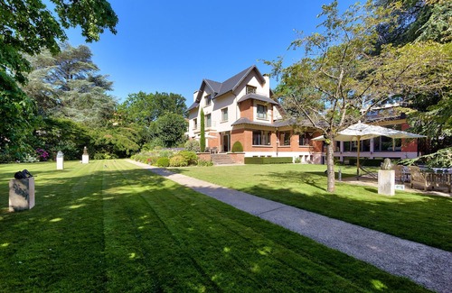 Garches Villa | Vrbo Property