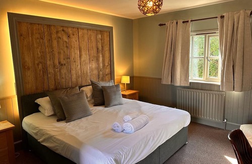 Ham Hotel | Blazing Donkey Country Hotel