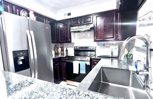 Tulsa Condo | Central Tulsa/ Jenks Condo with a Pool