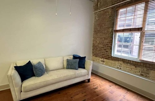 Central Business District Apartment | Bourbon Street Condo