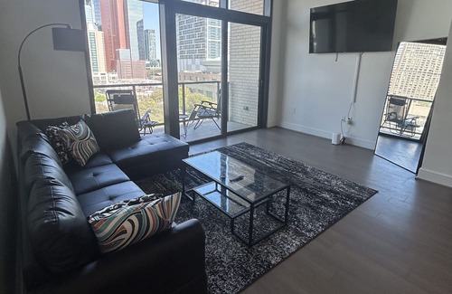 Central Business District Apartment | Stunning Luxury High-Rise One-Bedroom Retreat with City Views