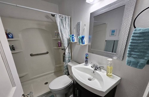 Sayles Blvd. Area House | Cute and cozy 2 bedroom cottage - centrally located and charming!