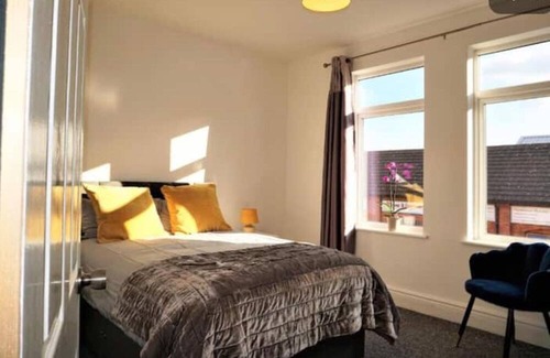 Kettering House | 5 Bed town house in Kettering town centre