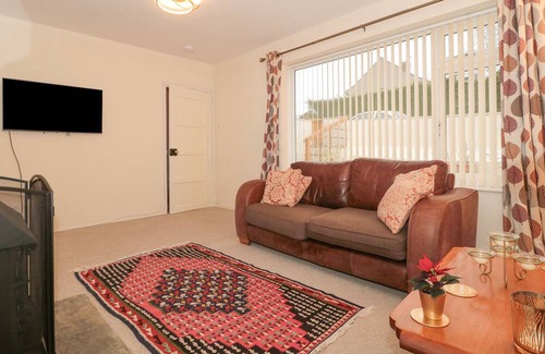 Portishead Cottage | 24 SEVERN ROAD, pet friendly, with hot tub in Portishead
