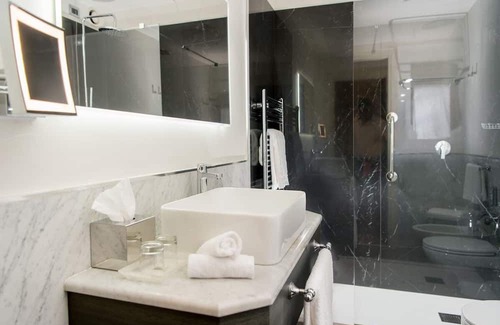 Rondo - Torretta House | Italian Luxury Retreat: Scenic Park Views, Rental Bicycles, Pet-Friendly