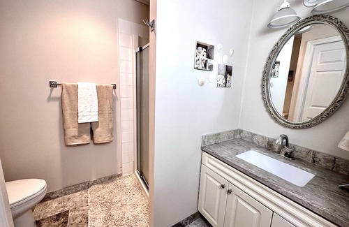 Rochon Sands House | Buffalo Lake Private Beach & Backyard KingBD