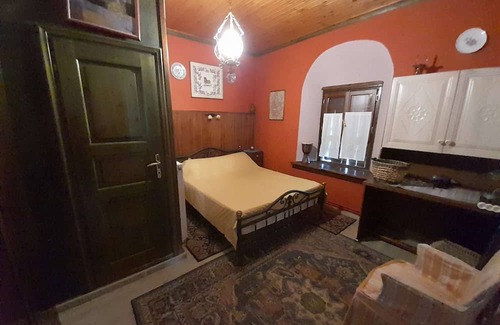 Makrynitsa Villa | 5 bedrooms 7 beds 4 bathrooms
