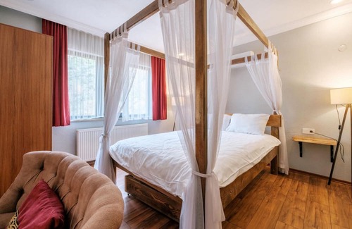 Altinova House | Serene Room w Balcony Pool and Garden in Nature