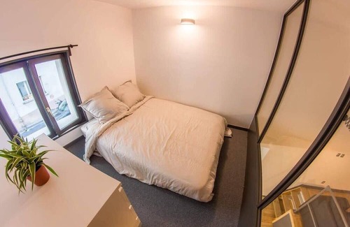 Serin Apartment | Joli loft atypique - Métro Valmy