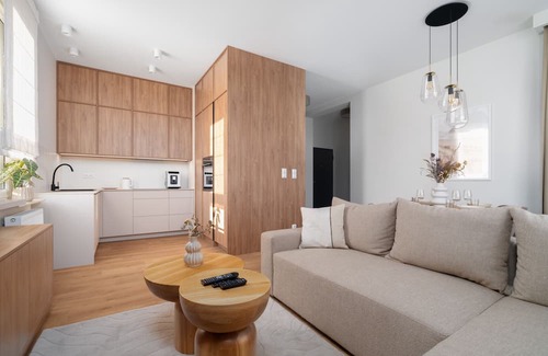 Poznan Apartment | Beige Apartment Poznań by Renters