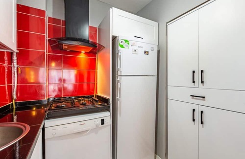 Osmanbey Apartment | Central and Chic Flat on Rumeli Street, Nisantasi