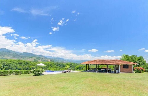 Calarca House | Casa Vistahermosa Armenia