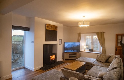 Millom Cottage | Hycemoorside House - Group Hot Tub Getaway