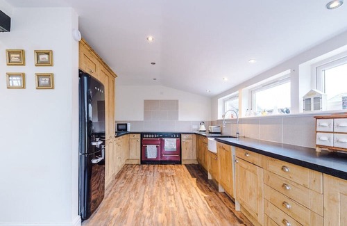 Sandbach House | Country 4-bed house with views