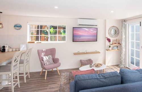 Coolum Beach Cottage | Ashvale Beach Cottage