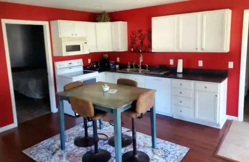Epworth Apartment | West Main Apartment