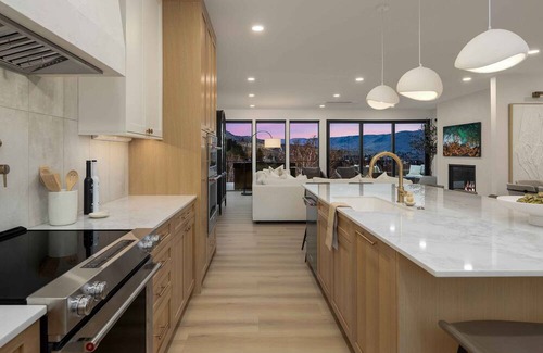 Chelan Villa | Aman Lakehouse - Lakeside Luxury Retreat with Exclusive Amenities! "NEW Build"