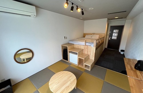 Yuzawa-machi House | JapaneseWestern room for 3 people Semidouble bed adjacent hot spring facility / Minamiuonuma Niigata