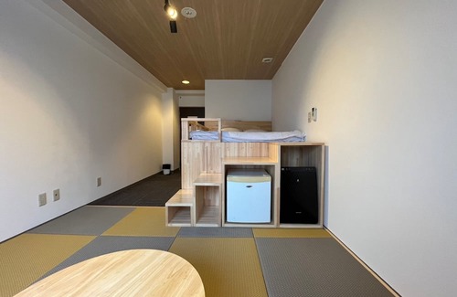 Yuzawa-machi House | JapaneseWestern room for 3 people Semidouble bed adjacent hot spring facility / Minamiuonuma Niigata