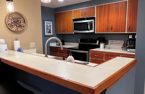 Keystone Condo | Keystone condo/pool/hot tub/patio/Mountain View/King bed/ski storage