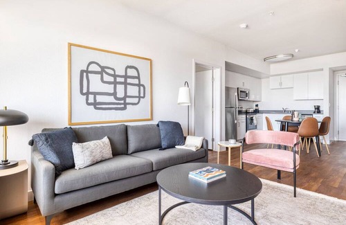 Inglewood Apartment | Tasteful Westchester 2BR w/Pool, Gym & W/D, 5 mins to LAX, by Blueground