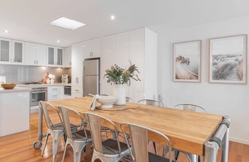 Warrnambool Apartment | Soothing 2-bedroom apartment with AC in Warrnambool