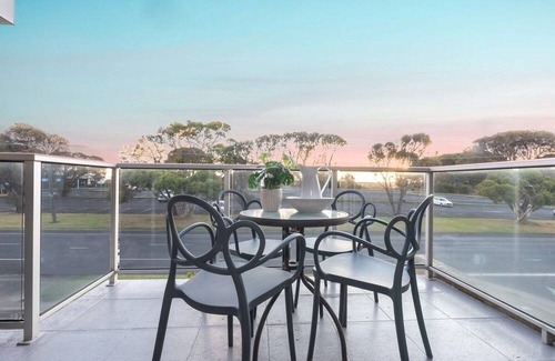 Warrnambool Apartment | Soothing 2-bedroom apartment with AC in Warrnambool