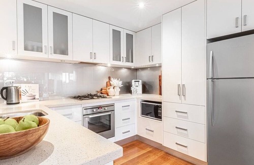 Warrnambool Apartment | Soothing 2-bedroom apartment with AC in Warrnambool