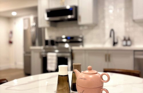 Halton Regional Municipality Apartment | Cozy Basement Apartment in Milton. 1 Hour drive from Niagara falls and Toronto!