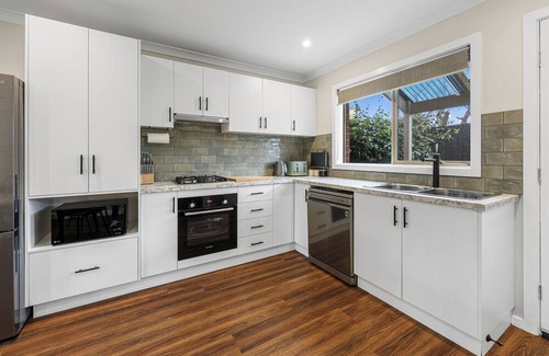 Warrnambool House | Modern Townhouse in the Heart of Warrnambool's CBD