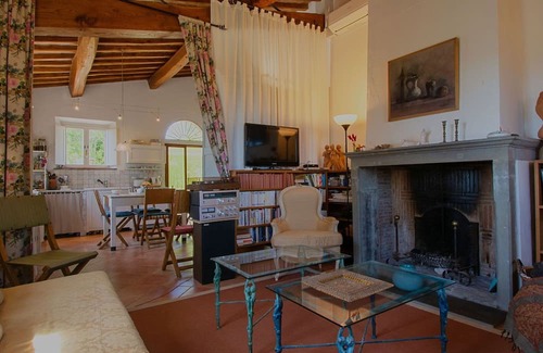 Lajatico Villa | Stunning private villa for 6 guests with WIFI, private pool, A/C, TV, patio and pets allowed