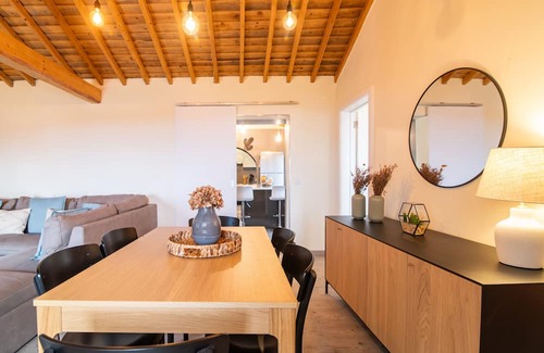 Feteiras Ski Chalet | Atlantic Seaview Window