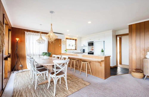 Torquay House | Absolute beachfront Views , Bohemian charm on the Esplanade.