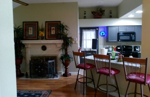 League City House | Welcoming 2-bedroom house with AC in League City