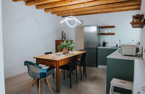 Cison di Valmarino Apartment | Room 'Vista Sul Castello' with Wi-Fi