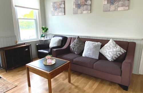 Trenton House | Scenic 2-Bedroom+Waterfront Home+FreeParking