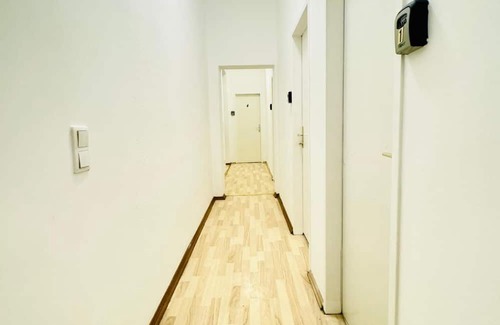 Floridsdorf Apartment | Cozy Room | Shared Apt Near FAC Platz
