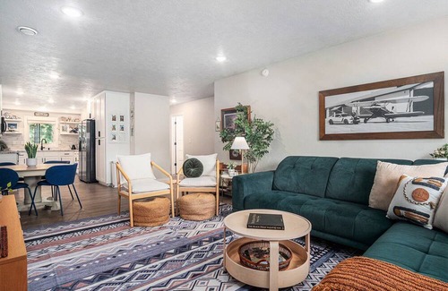 Madison House | Welcome DSU-Madison Athletics | Aviation Students | Dog Friendly