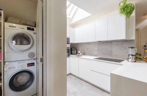 Schipperskwartier Apartment | Penthouse Duplex w/Elevator, Terrace, Office & Piano near Eilandje & Center