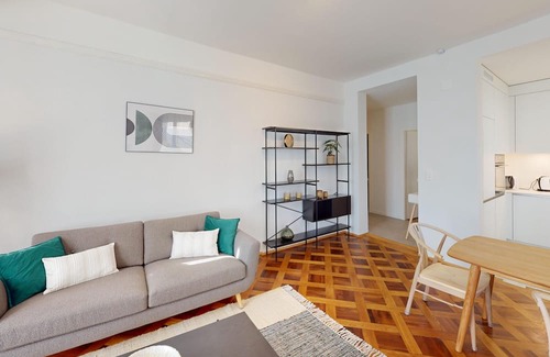 Lausanne Apartment | Bright & Airy 1-Bedroom Apartment with 2 Bathrooms - Lausanne City Centre