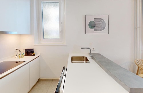 Lausanne Apartment | Bright & Airy 1-Bedroom Apartment with 2 Bathrooms - Lausanne City Centre