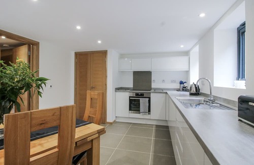 Bishops Castle House | THE BARN, luxury holiday cottage, with open fire in Bishop's Castle