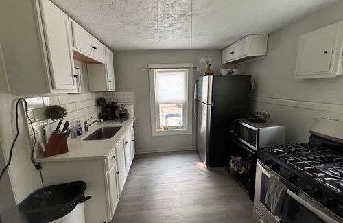 Woodmere Apartment | Great little house in Woodmere/Beachwood, Orange