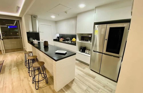 Kennedy Apartment | Luxury Exclusive Loft @ Santana Lofts