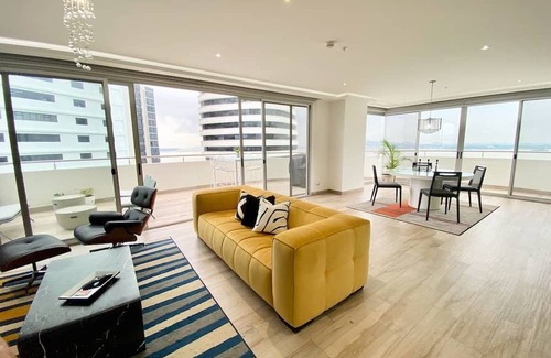 Kennedy Apartment | Luxury Exclusive Loft @ Santana Lofts