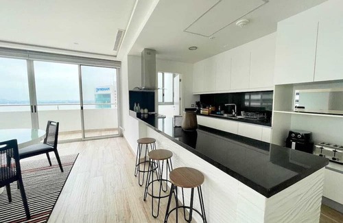 Kennedy Apartment | Luxury Exclusive Loft @ Santana Lofts